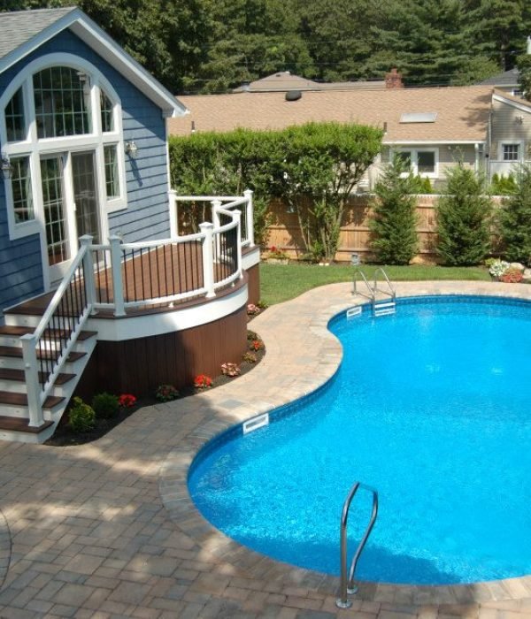 Best Decking Companies in Commack